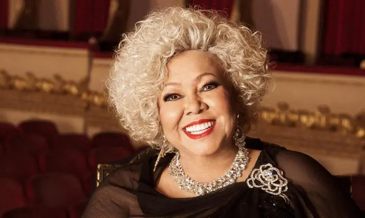 Alcione chega a Goiânia em 1º de agosto com clássicos da carreira