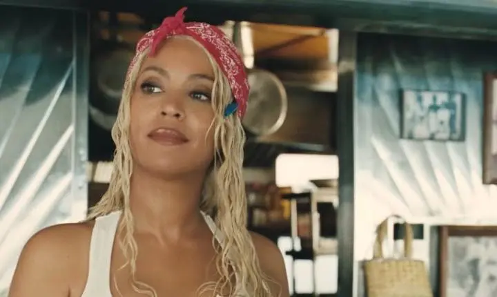 Beyoncé homenageia a música latina no relançamento especial do álbum B'Day