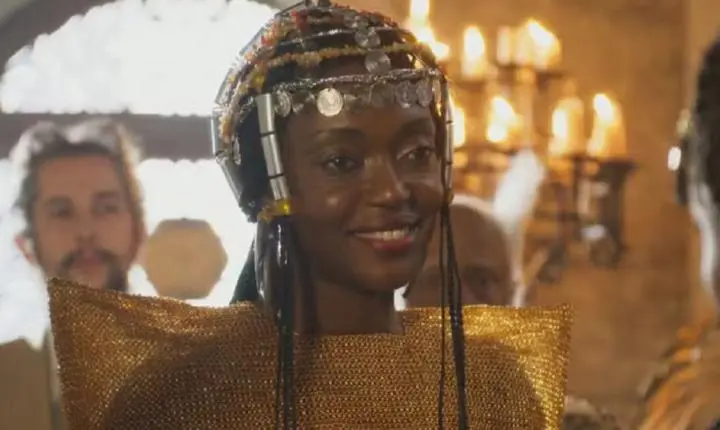 Binta finge ser boa e sugere castigo para Kênia em A Nobreza do Amor