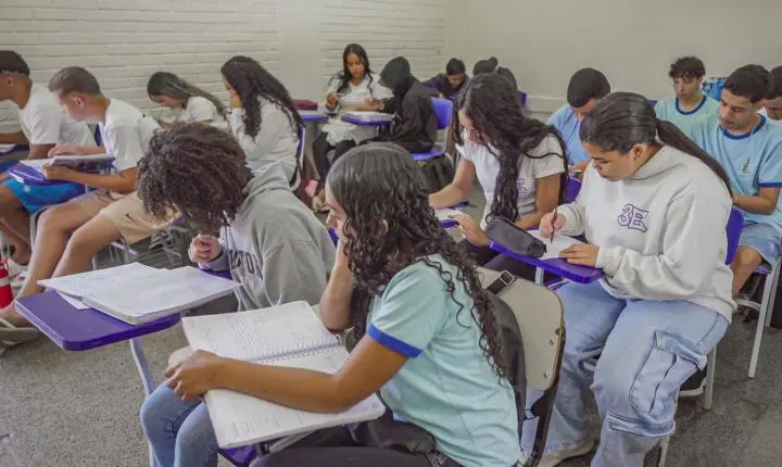 Brasil estagna desempenho no Pisa e mantém diferença para média da OCDE