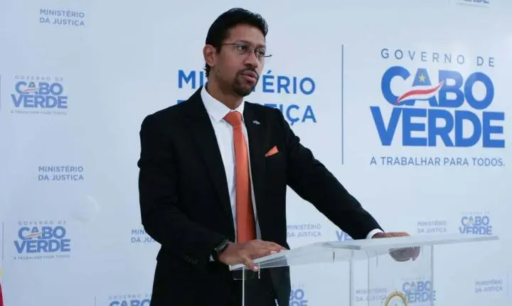 Cabo Verde altera estatutos para afastar políticos da Rádio Televisão Cabo-Verdiana