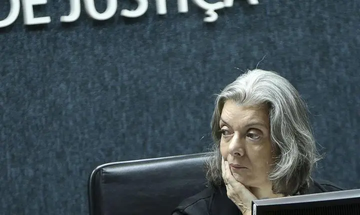 Cármen Lúcia vota para anular flexibilização da Lei da Ficha Limpa, mantendo regras de inelegibilidade