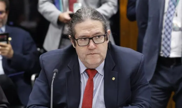 Comissão de Direitos Humanos da Câmara aprova registro compulsório de crimes de homotransfobia