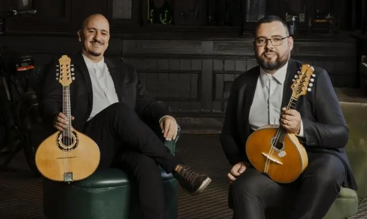 Conservatório de Tatuí recebe o Banduo lançando Dobras, concebido para dois bandolins