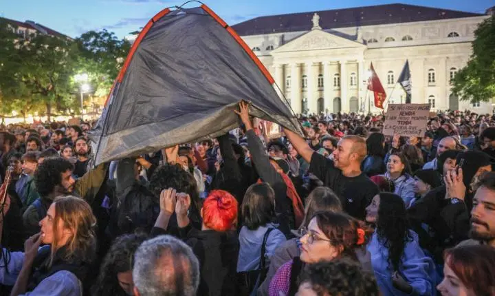 Crise da habitação em Portugal gera protestos devido à alta de preços