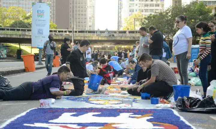 O Rio de Janeiro celebra Corpus Christi com procissão, missas e tapetes artesanais