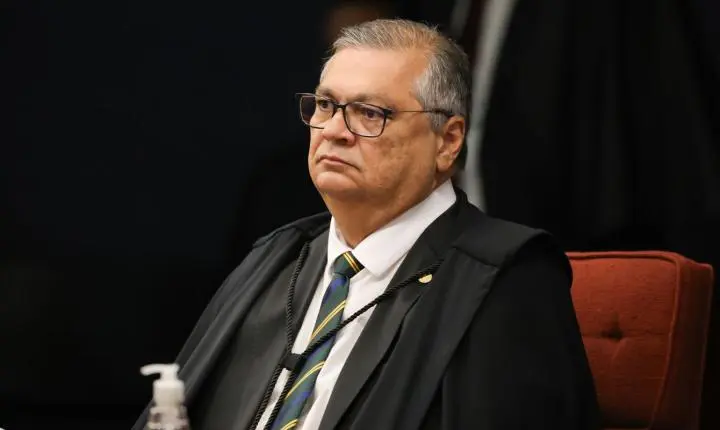 Ministro Flávio Dino inicia investigação sobre emendas parlamentares destinadas a produtora de filme de Bolsonaro