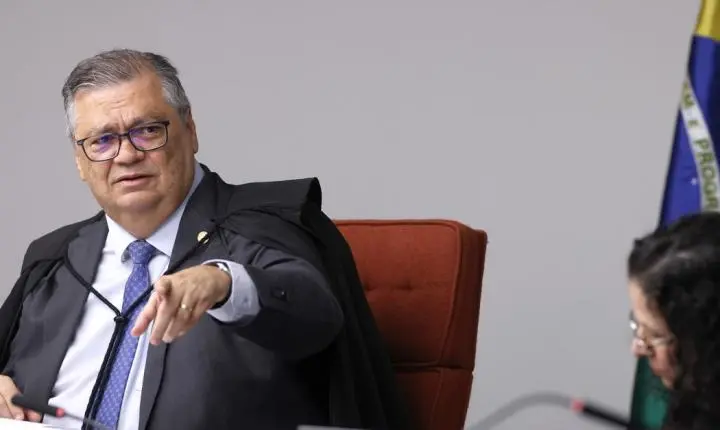 Flávio Dino determina investigação da Polícia Federal sobre ataques religiosos