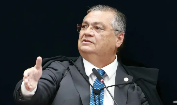 Flávio Dino determina que Polícia Federal investigue ataques a imagens religiosas
