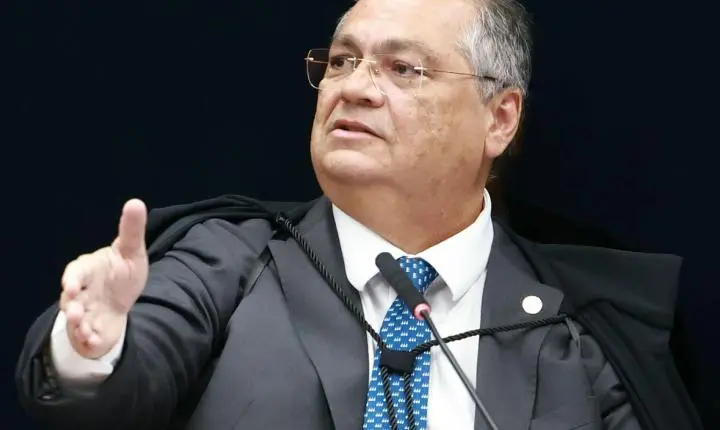 Ministro Flávio Dino mantém prisão de Deolane Bezerra por suposta ligação com o PCC