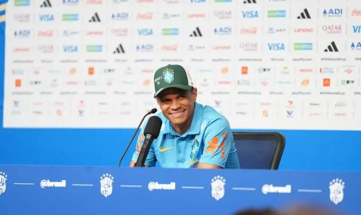 Douglas Santos detalha “feijão com arroz” e preparação da Seleção Brasileira para a Noruega