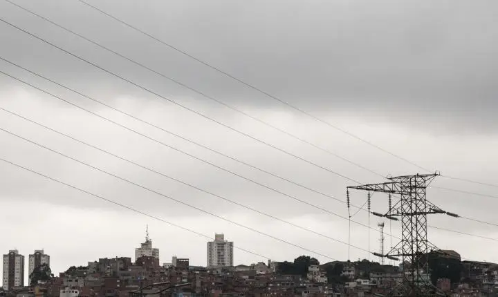 Inmet alerta para chuva intensa e temporais no fim de semana, com ciclone no Sul