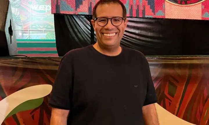 Grande Rio usa viagem a Gana como base do enredo e muda final de samba