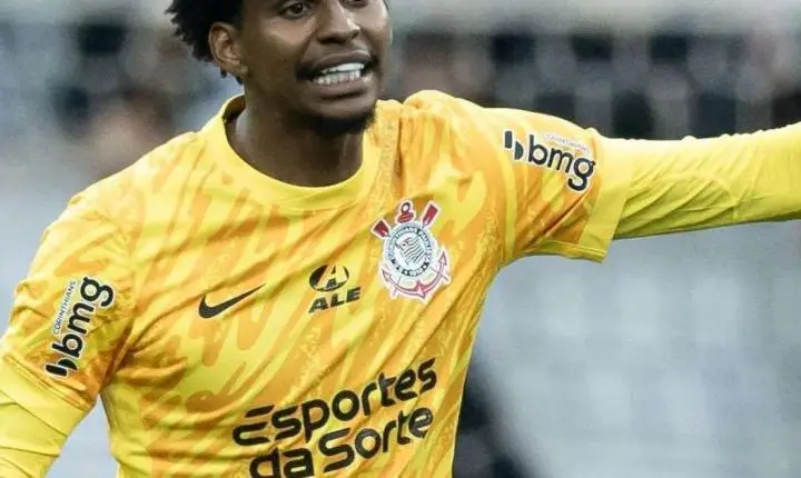 Hugo Souza relata caso de racismo na Libertadores em jogo contra o Rosario Central