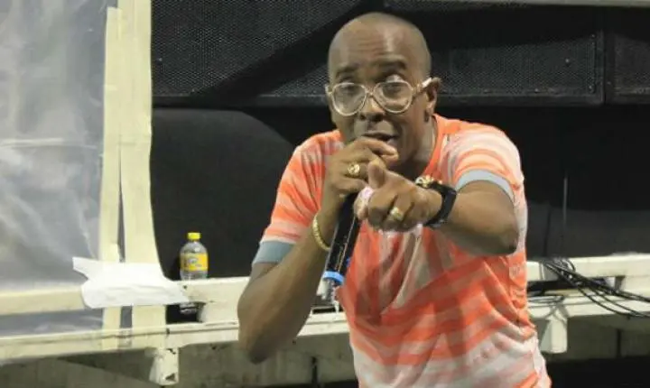 Cantor Adeilton Almeida assume comando vocal da Leandro de Itaquera
