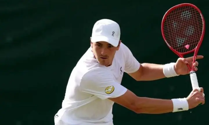 João Fonseca enfrenta Roman Safiullin em busca da melhor campanha em Wimbledon