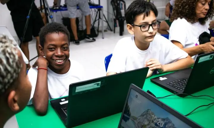 Projeto olhares cariocas leva oficinas de audiovisual e tecnologia para a mangueira