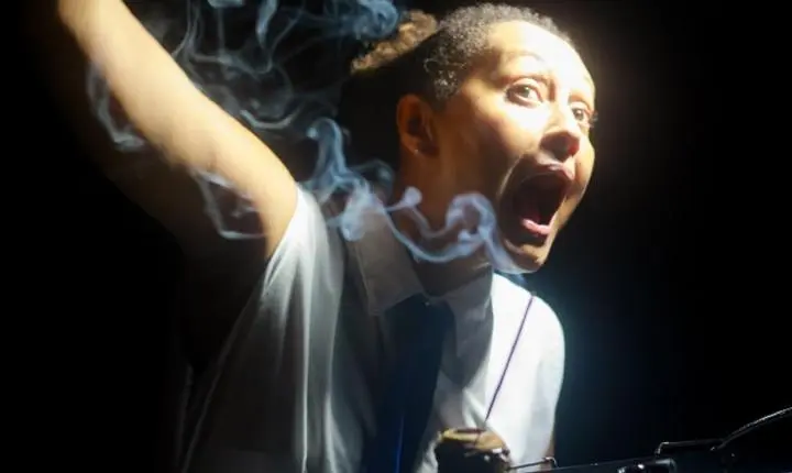 Longussu Xenupre Dudu Yatílhade: O Poste Soluções Luminosas apresenta nova peça teatral com sessões no centro do Recife