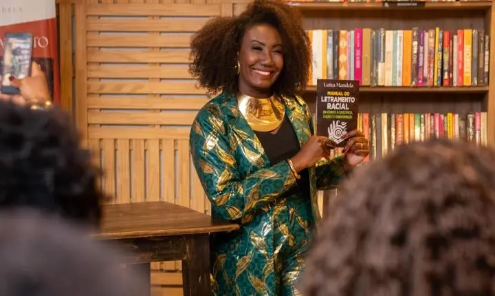Escritora Luiza Mandela lança o manual do letramento racial em Salvador