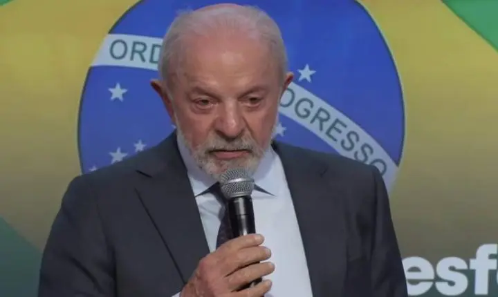 Lula defende liberdade religiosa e reage a polêmica sobre padroeira