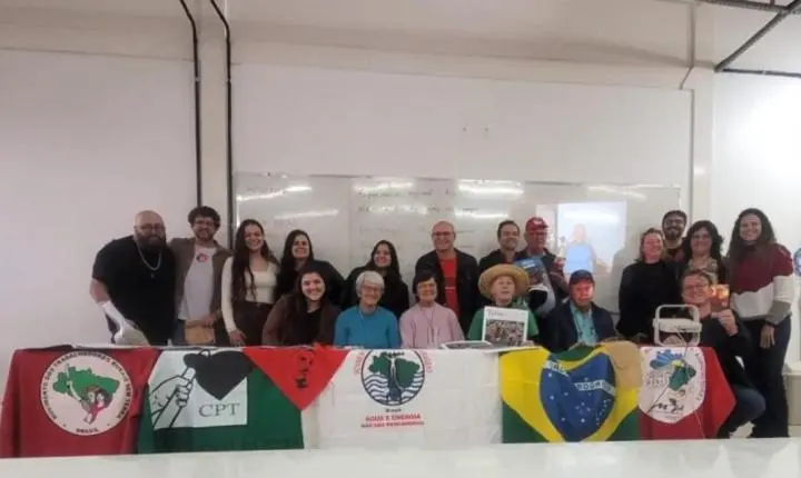 Sobreviventes dos massacres no campo rompem o silêncio após quatro décadas