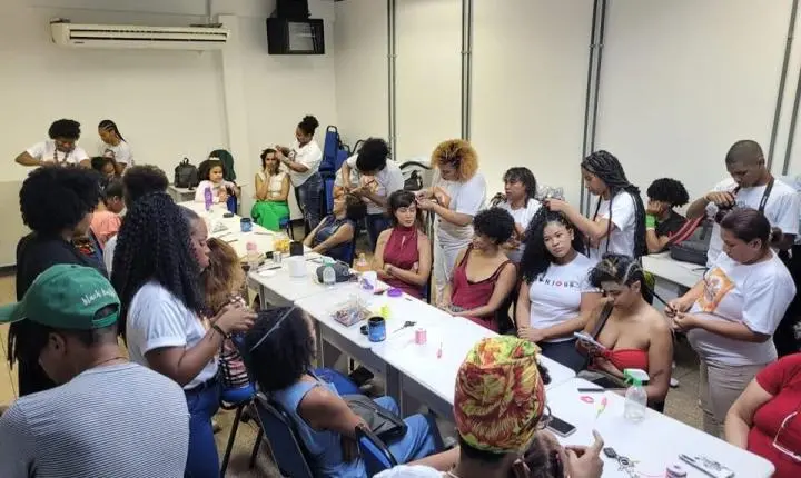 Moda afro-amazônica impulsiona autonomia de mulheres no Amapá