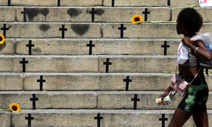 Brasil registra queda de 8,2% em mortes violentas em 2025, mas feminicídios sobem 4%