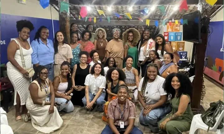 Mulheres negras debatem o fim da escala 6x1 na Casa da Igualdade Racial em Salvador