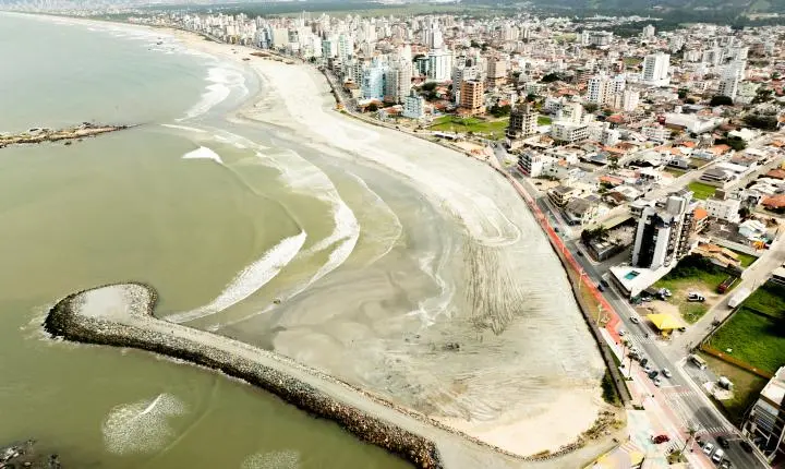 Navegantes comemora 64 anos com shows nacionais de Ferrugem e Banda Morada