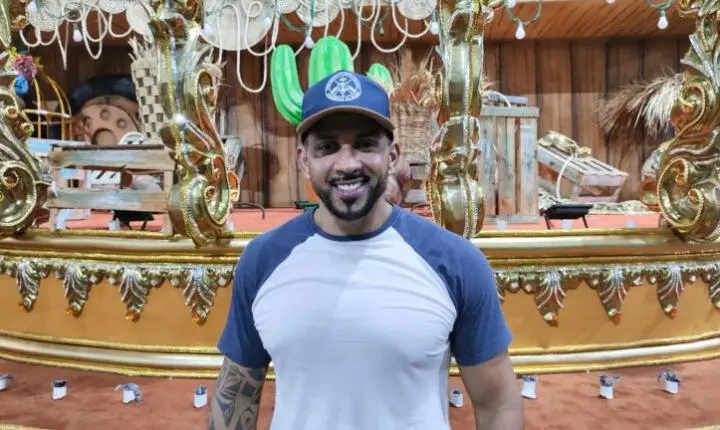Acadêmicos de Niterói renova com carnavalesco Tiago Martins para o Carnaval 2027