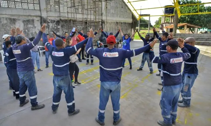 Sesi leva cultura, esporte e oficinas para comunidades quilombolas em Alcântara