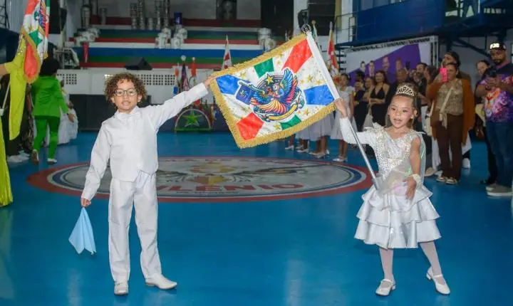 Projeto Nobre Bailado forma novos casais de mestre-sala e porta-bandeira
