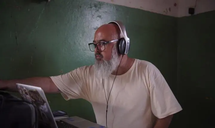 Noites Analógicas celebra música autoral e discos de vinil com shows no Brilho Cultural, centro do Recife
