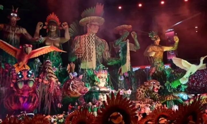 O que o carnaval pode aprender com o Festival de Parintins e a vitória do Boi-bumbá Caprichoso