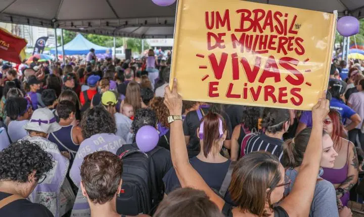 Órfãos de vítimas de feminicídio recebem pensão especial do INSS