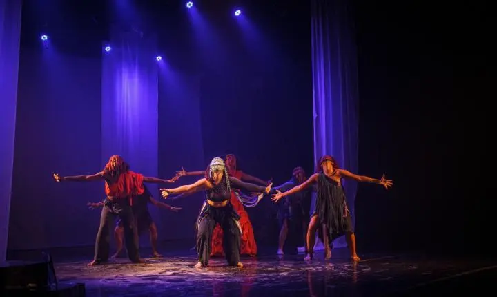 Cia Jovem Ballet Manguinhos estreia o espetáculo gratuito Outros Futuros em Caxias