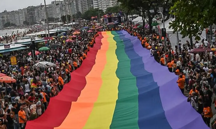 Parada do Orgulho LGBTI+ do Rio anuncia tema de 2026 em defesa dos direitos