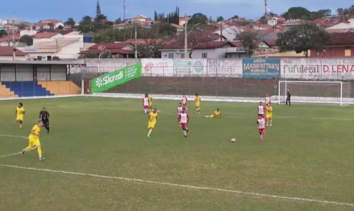 Denúncia de racismo em partida de futebol agita a cidade de Tiros