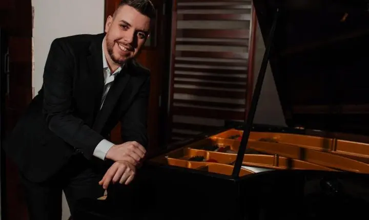 Pianista Fábio Oliveira lança a música Festa na Babitonga em plataformas digitais