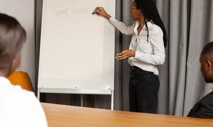 Pessoa & Pessoa Advogados Associados lança IV edição de programa com 100 vagas para jovens negros no mercado jurídico