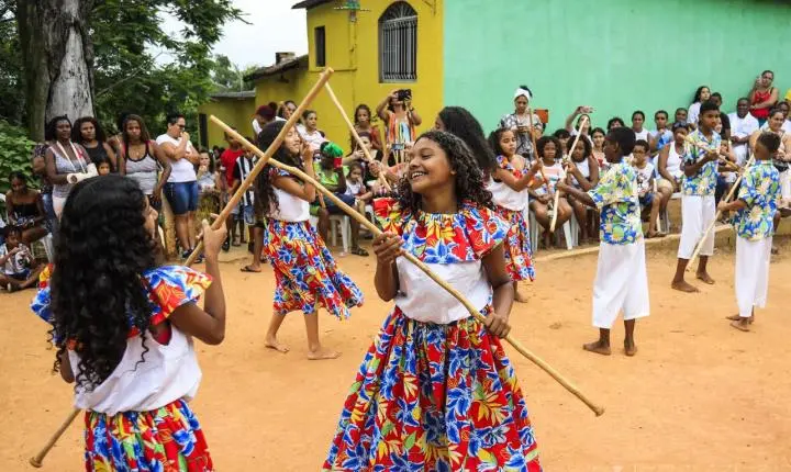 Quando a memória dança, o futuro aprende: OSFRJ lança livro no Museu do Pontal 