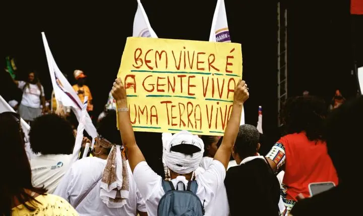 Mulheres negras e a urgência do plano nacional de cuidados frente ao clima