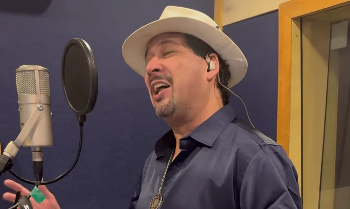 Renê Sobral vai cantar o samba da Nenê de Vila Matilde no Carnaval 2027