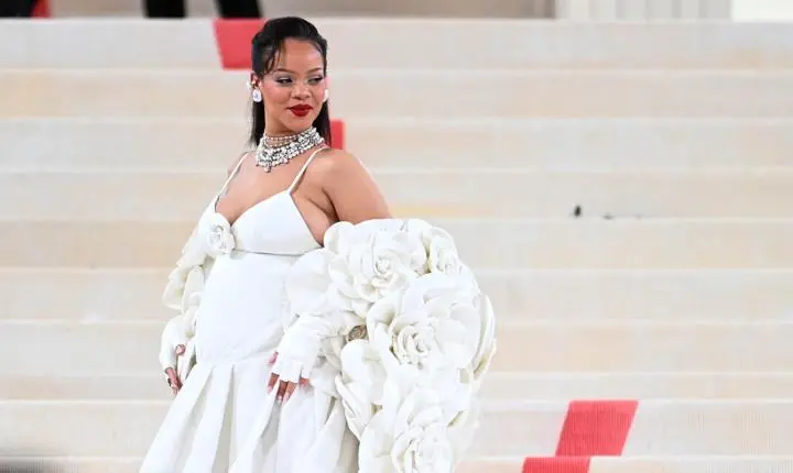 Cantora revela guardar acervo com 170 músicas inéditas de Rihanna