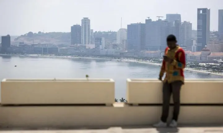 Contaminação na Baía de Luanda faz governo de Angola proibir consumo de pescado