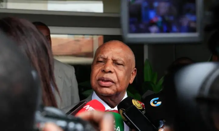 MPLA instaura processo contra o general Higino Carneiro em Angola
