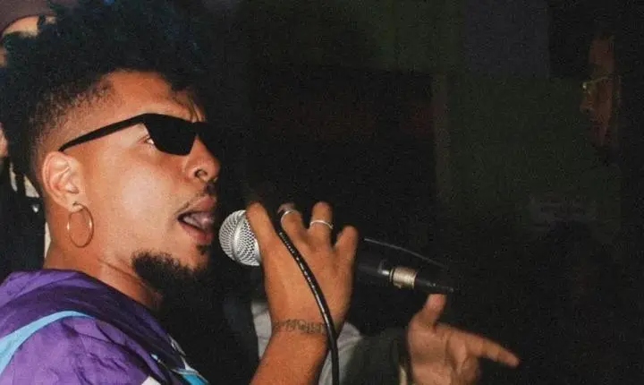 Cantor UPrince comanda show gratuito em Parelheiros com mistura de ritmos