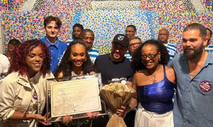 Jéssica Martin recebe Prêmio Dandara 2026 e destaca força feminina no samba