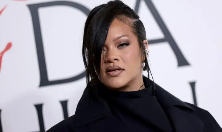 Suspeita no caso Rihanna se declara inocente após ser indiciada por júri