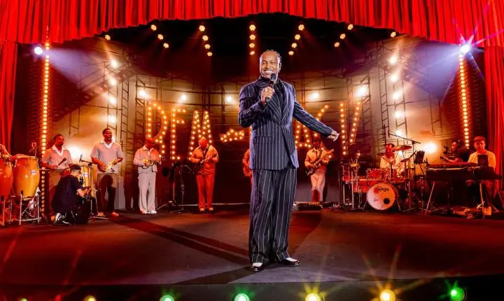 Thiaguinho e Péricles trazem a turnê Bem Black para show em Belo Horizonte